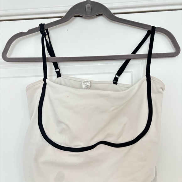 Alo Airbrush White and Black Two-Piece Set - Picture 9 of 13